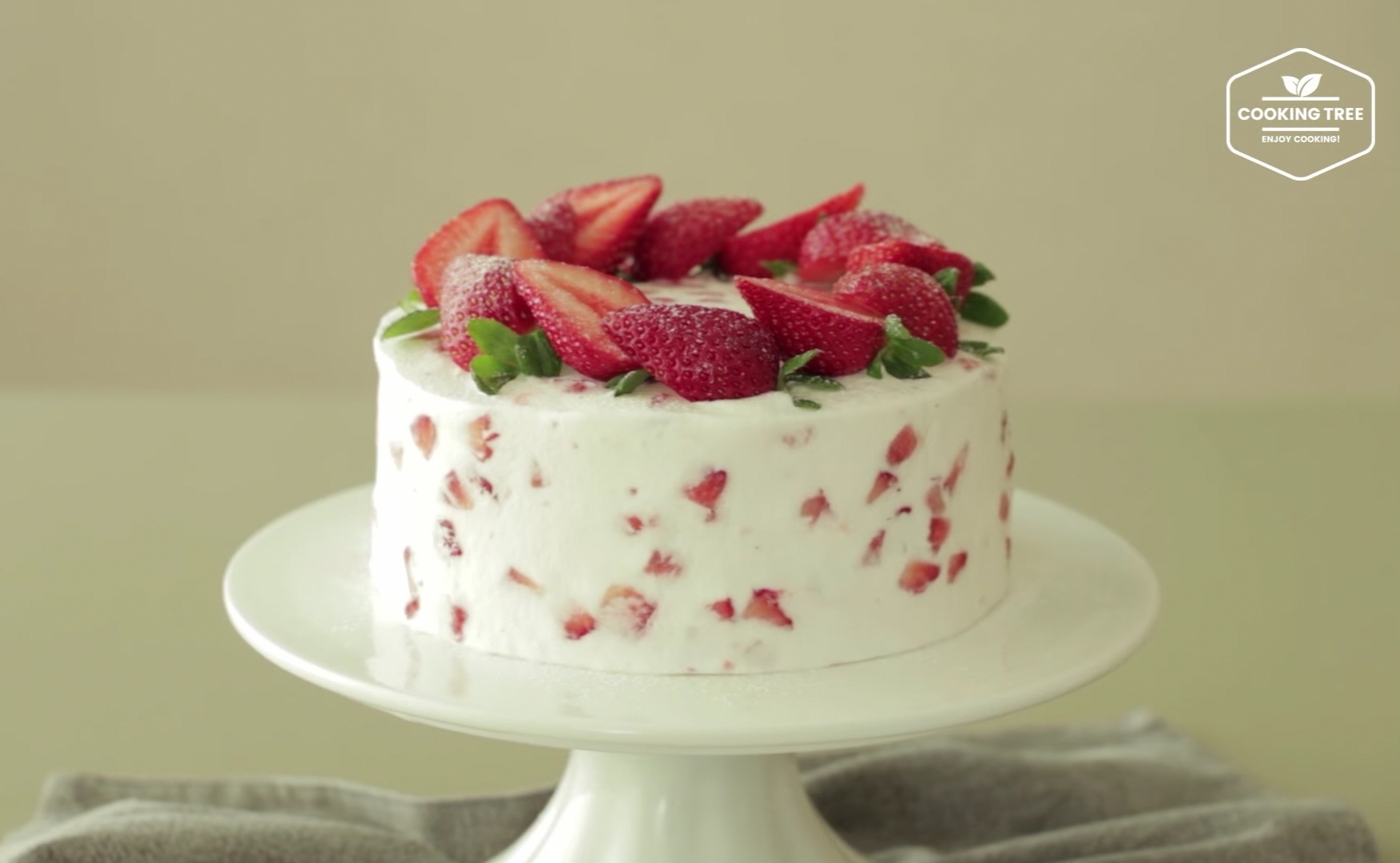 草莓奶油蛋糕–by Cooking Tree的做法