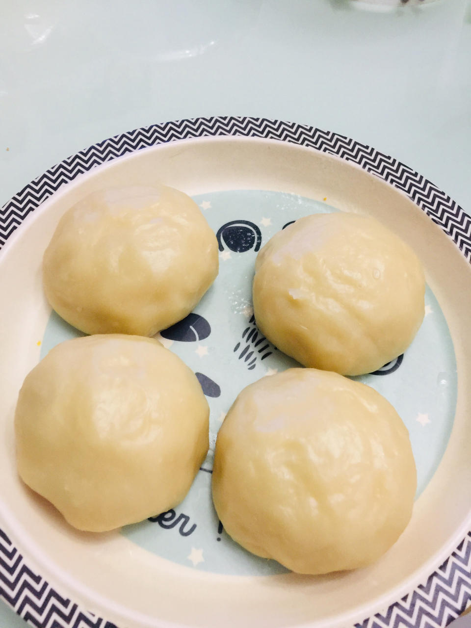 松软香甜的奶黄包，很快就可以搞定。