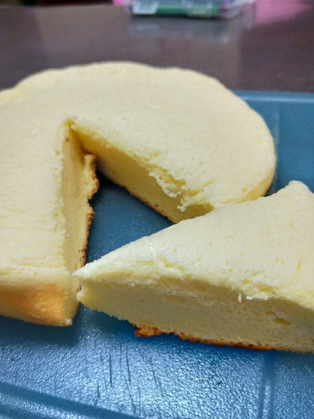 洛丽塔lili做的蒸酸奶蛋糕(无油无烤箱