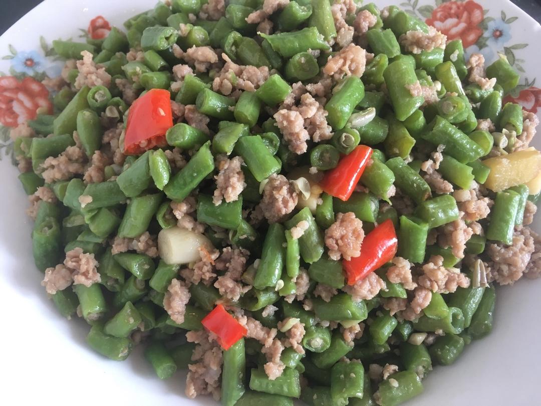 香辣肉末炒豆角 Hot Chili Beans with Pork Mince