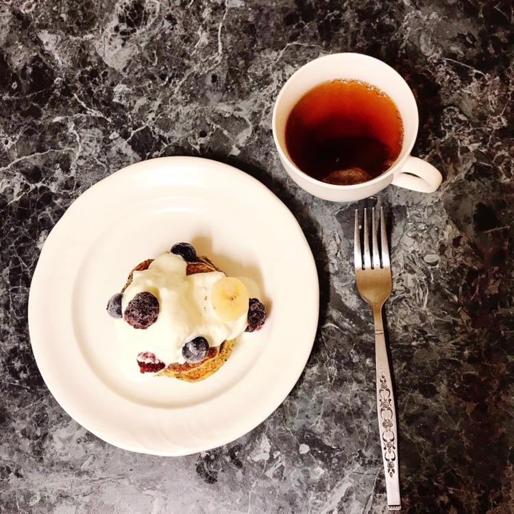 香蕉黑芝麻pancakes（无面粉无糖，减脂人群的甜品～）