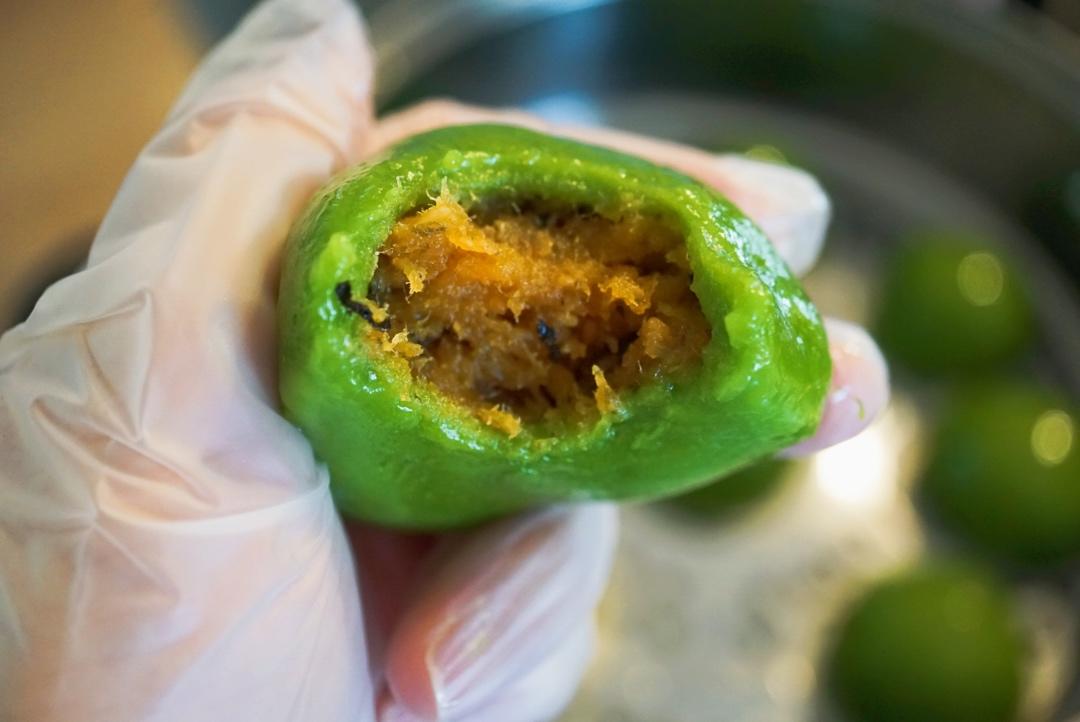 网红青团～～咸蛋黄肉松青团