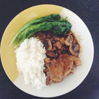 蚝油鲍菇鸡腿排