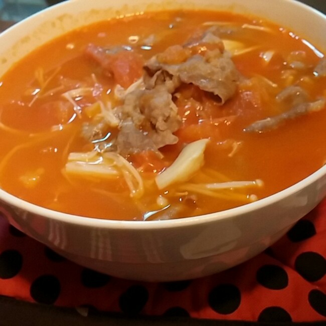金针菇肥牛番茄锅