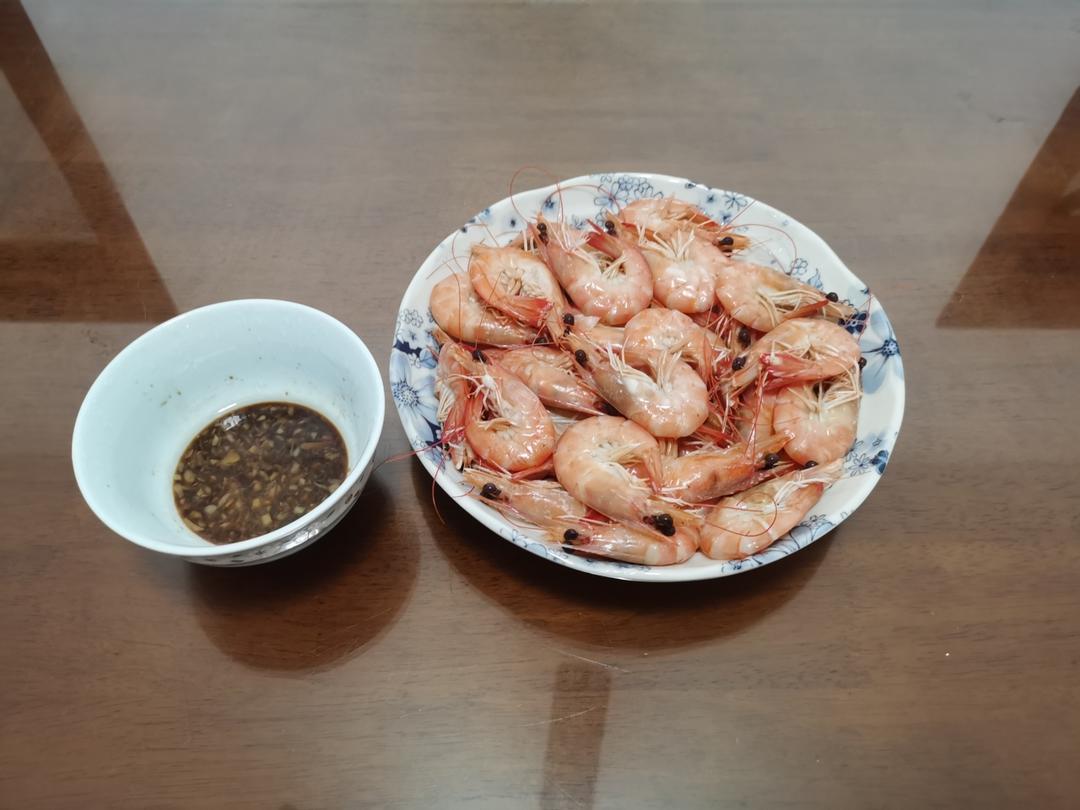 水煮虾（灵魂蘸料汁很关键哈😄）