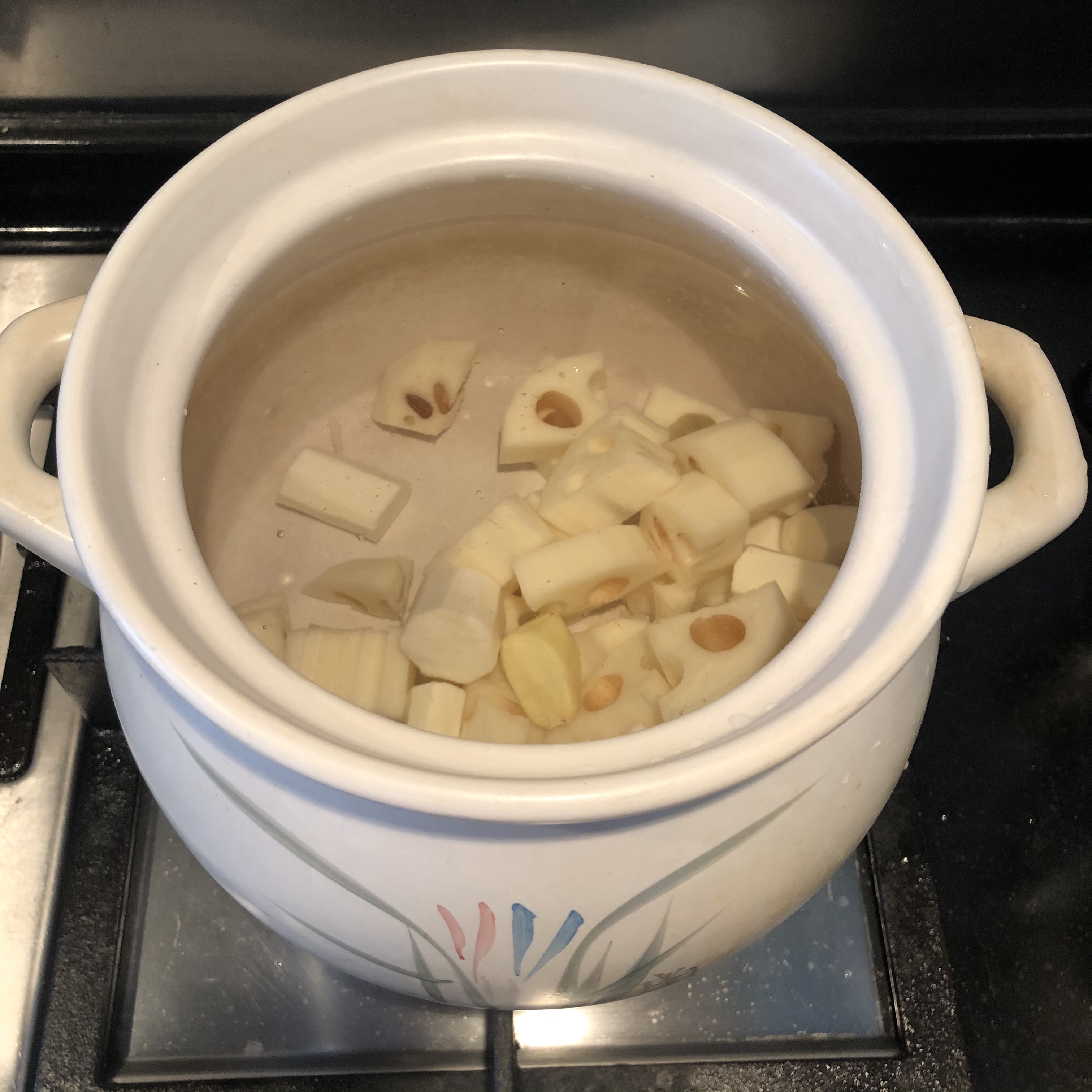 山药莲藕排骨汤的做法 步骤2