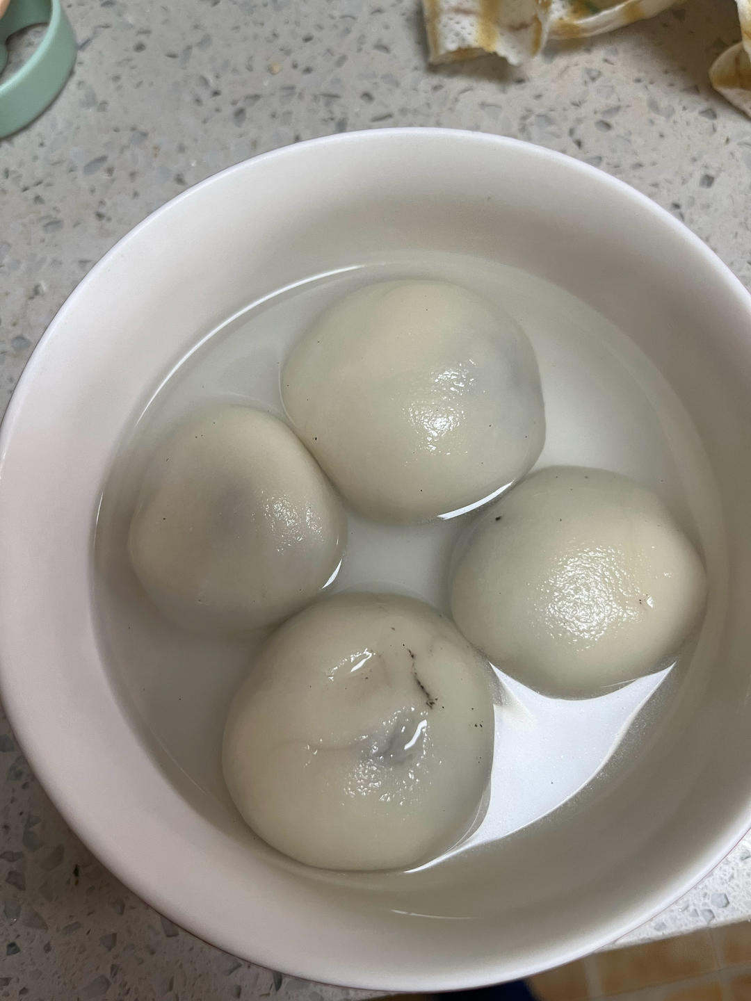 花生黑芝麻汤圆