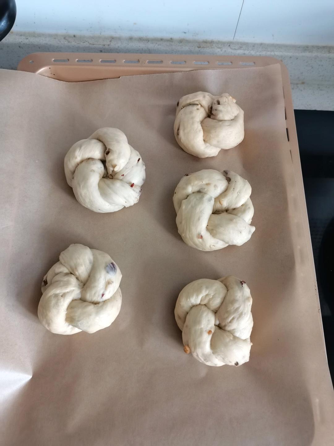 很古早的红枣核桃面包