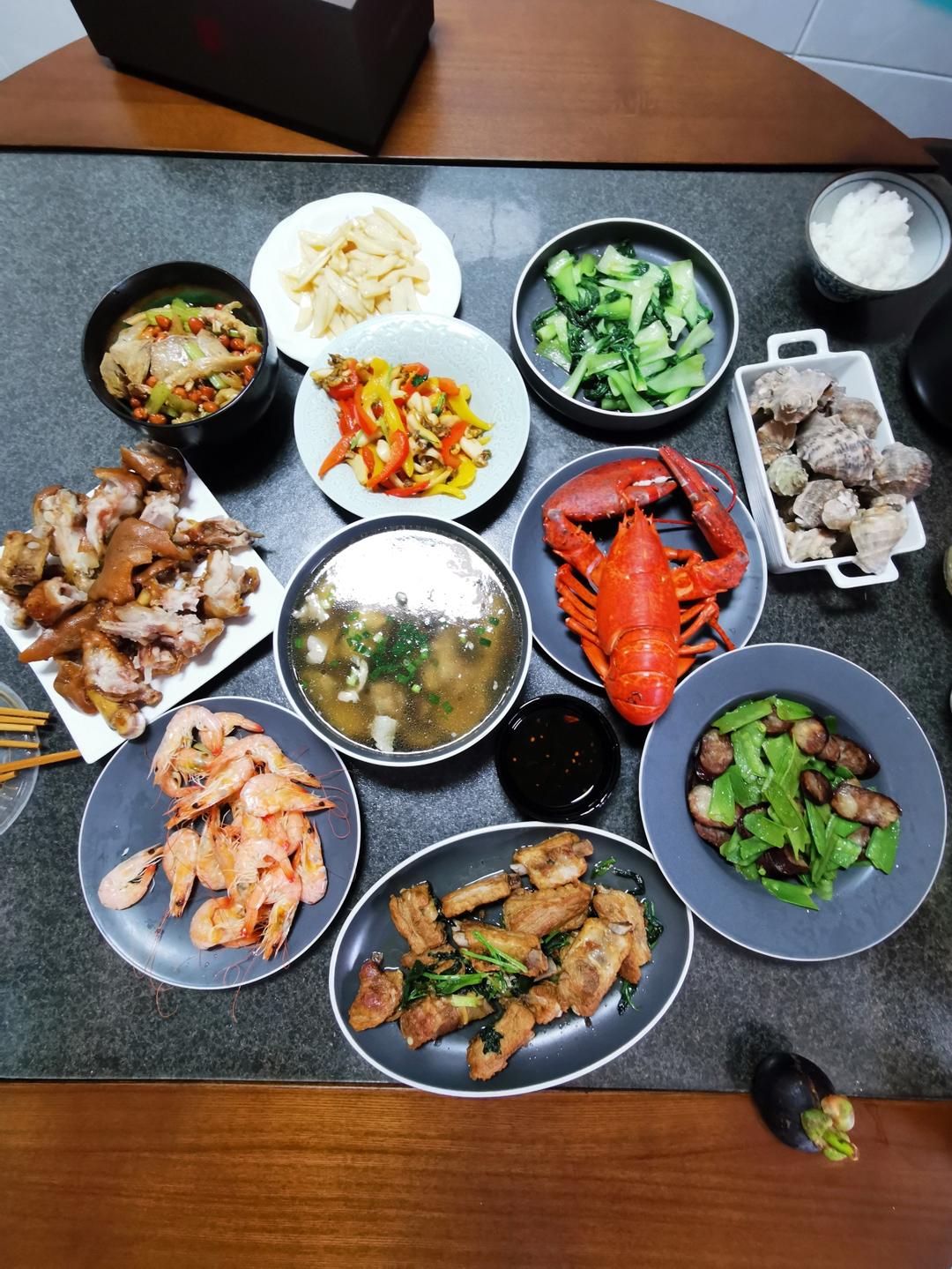 乔迁新居请客吃饭