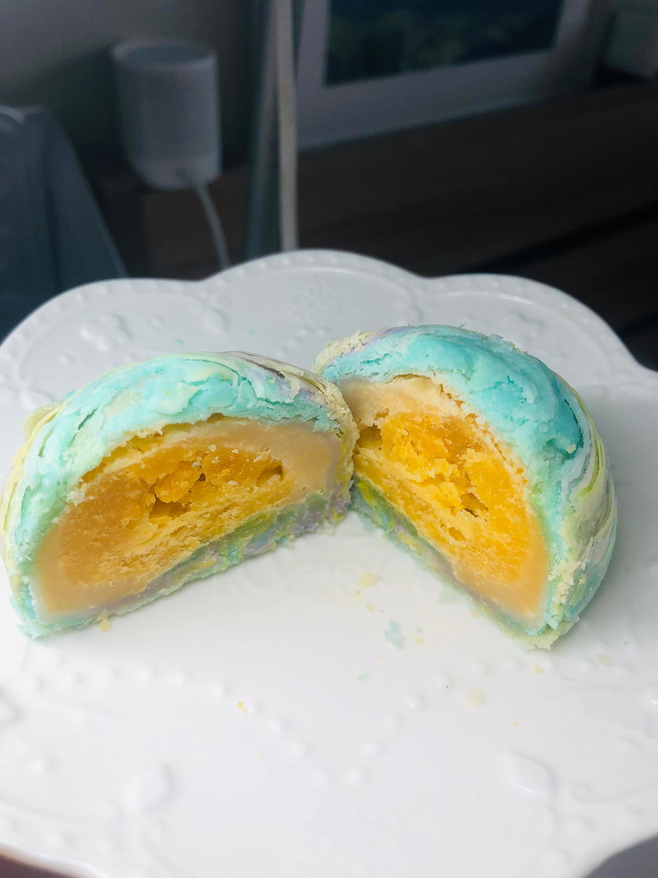 💃奶黄流心月饼——这是可以让你坐稳朋友圈厨霸位置的月饼🥮，没人点赞算我输👎