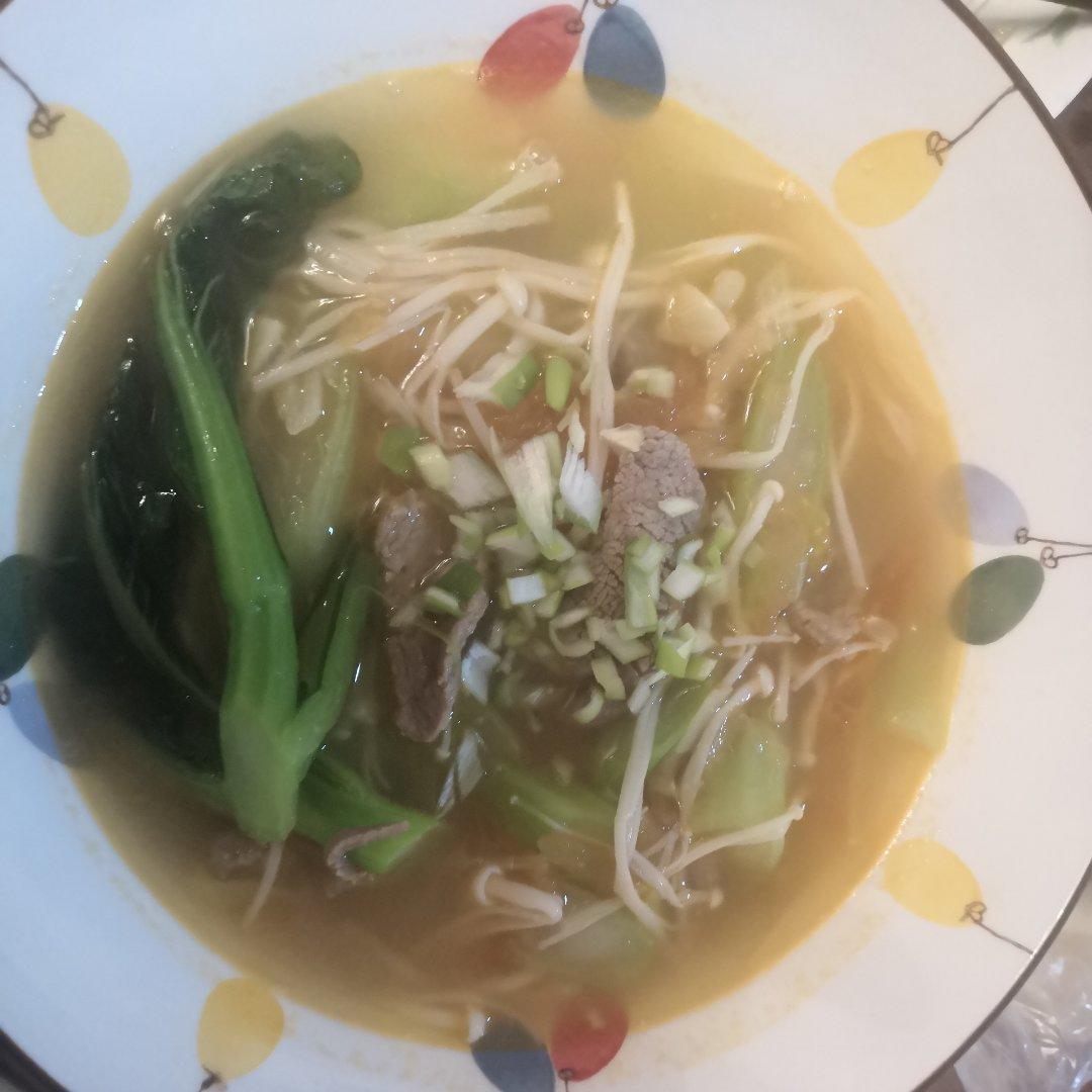 西红柿金针菇牛肉片汤