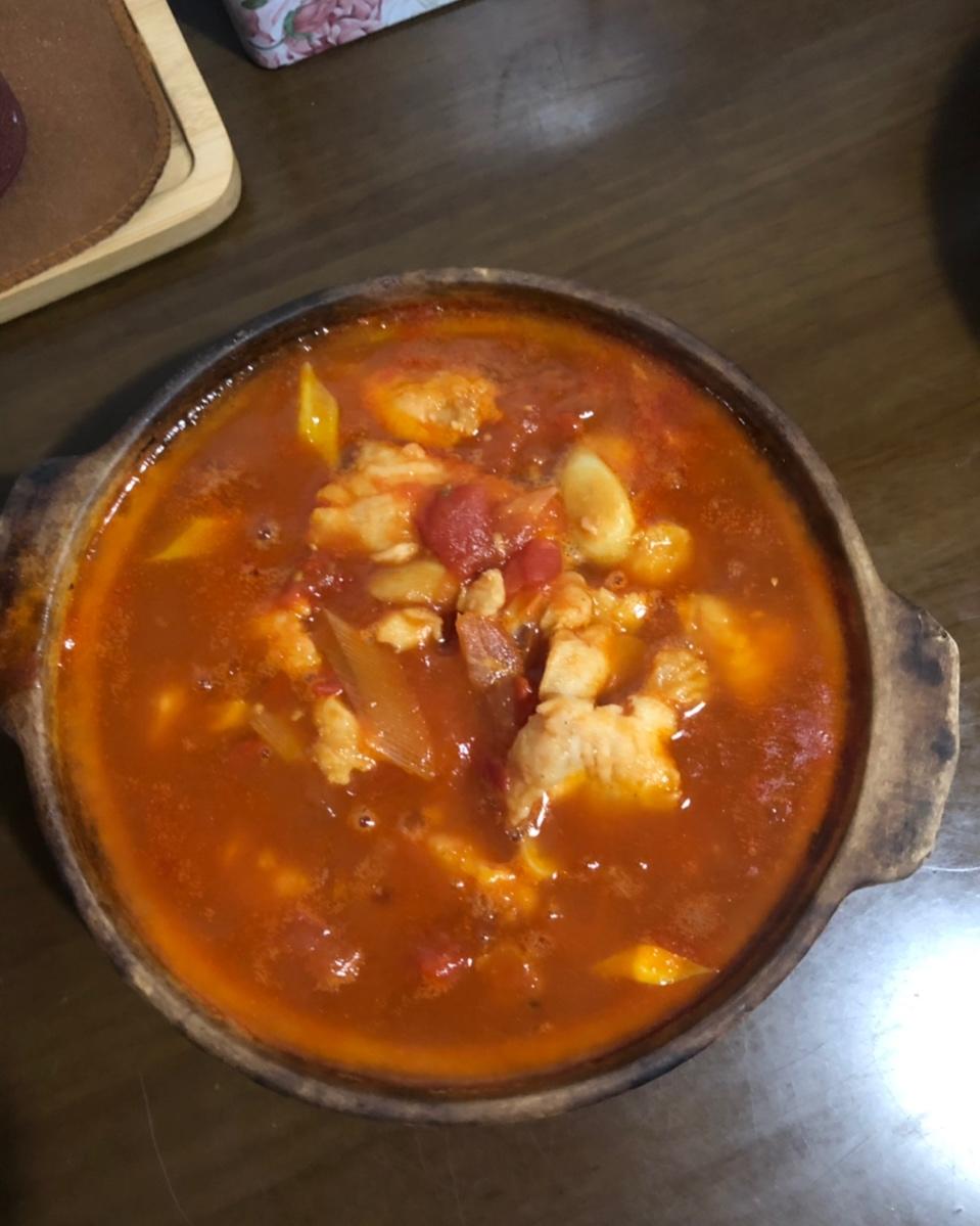 番茄锅酸汤龙利鱼