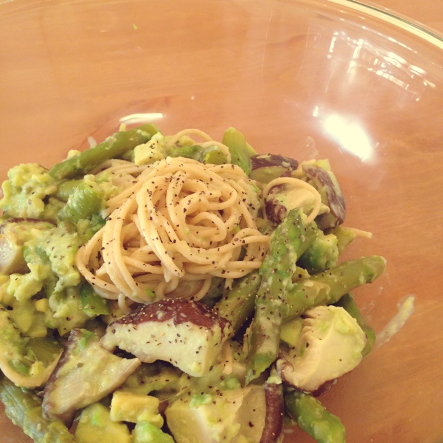 牛油果芦笋意面（Spaghetti with Avocado and Asparagus）