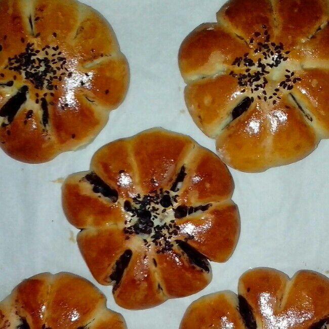 中筋粉做的红豆沙面包的做法