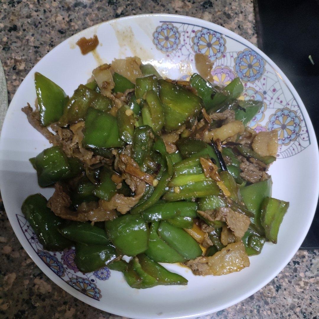 家常尖椒炒肉