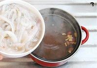 银鱼北芪红豆汤的做法 步骤2