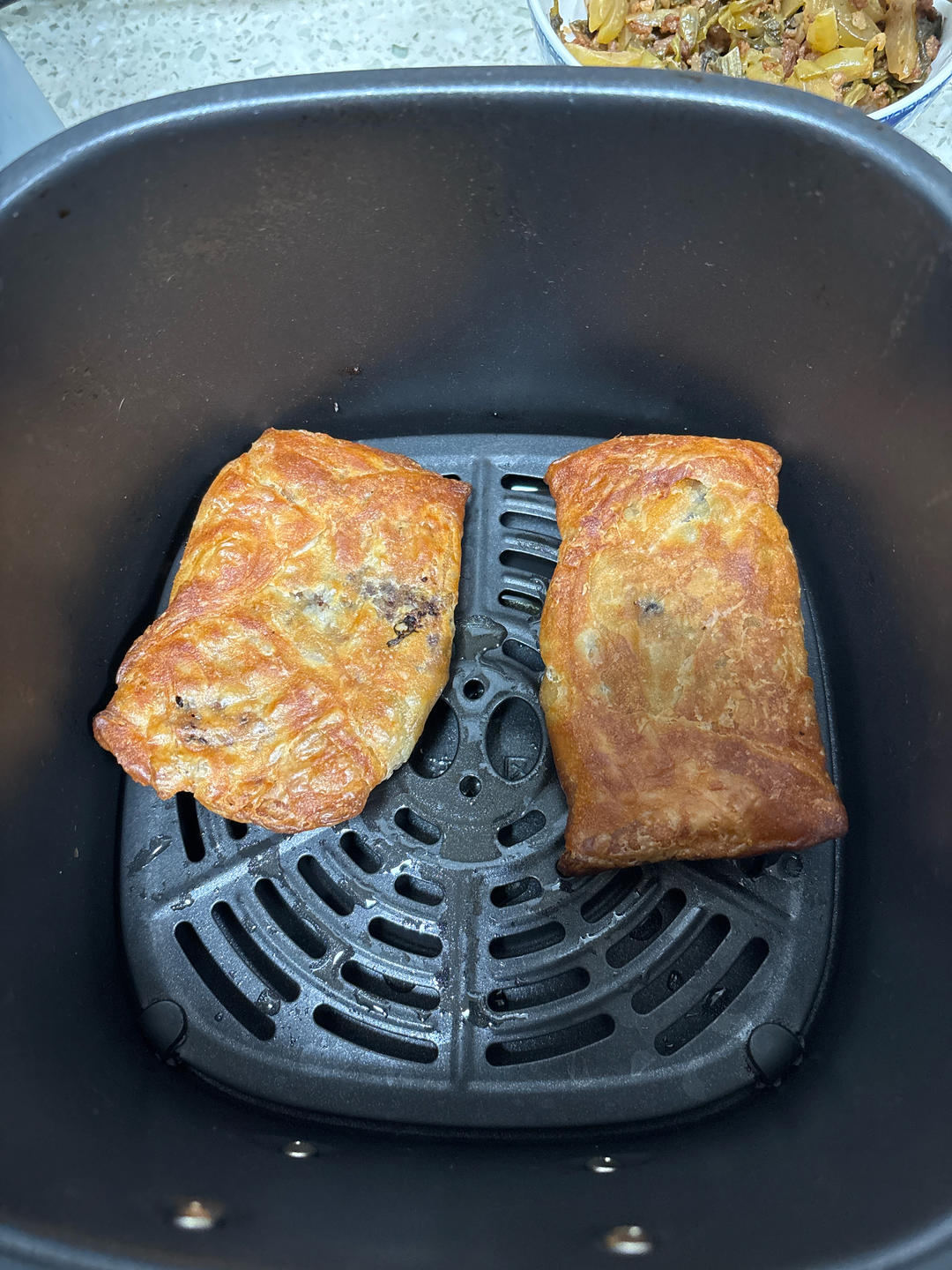 不用和面的快手锅盔，猪肉洋葱锅盔（手抓饼版），酥掉渣超好吃，凉了也不硬