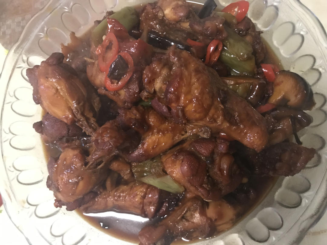 香菇炖鸡腿