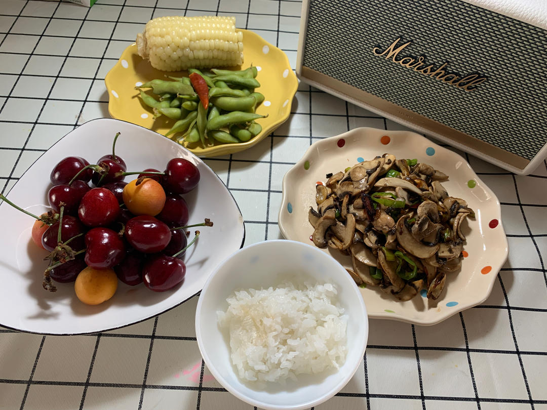素炒鲜口蘑（白蘑菇），快手家常菜