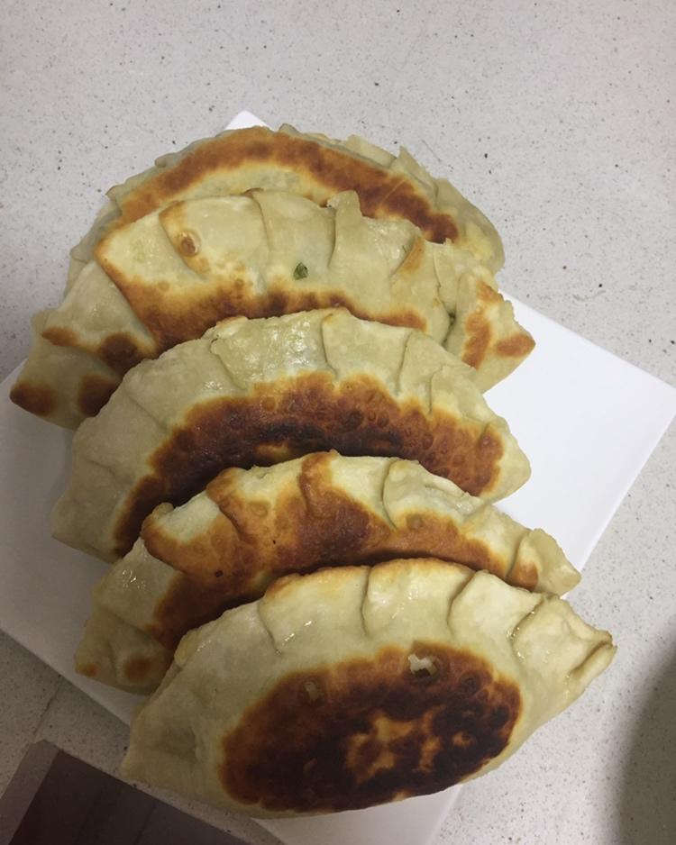 能使鸡蛋顺滑的韭菜盒子做法