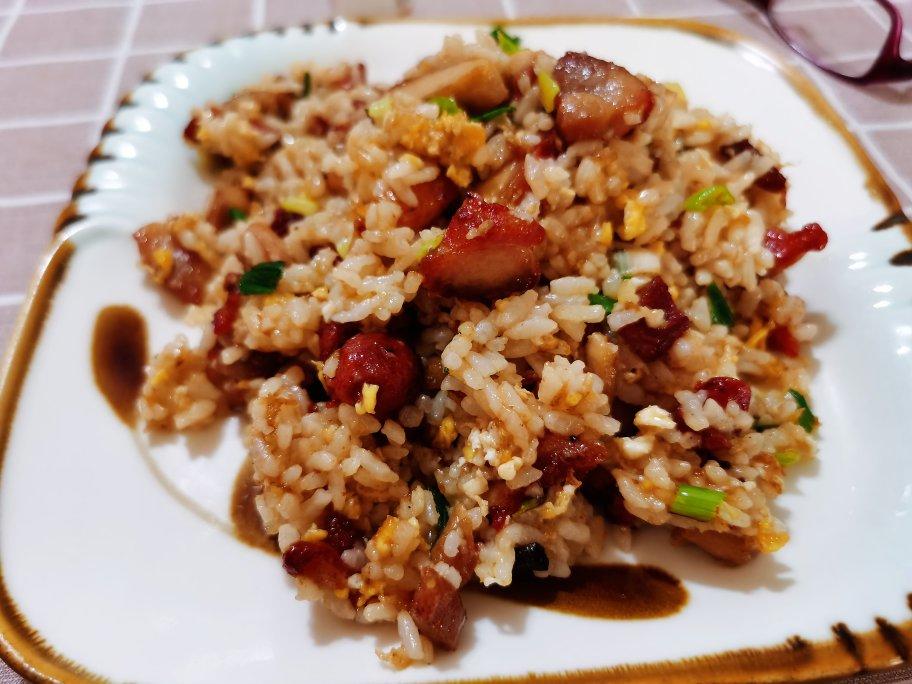 烤肉酱炒饭