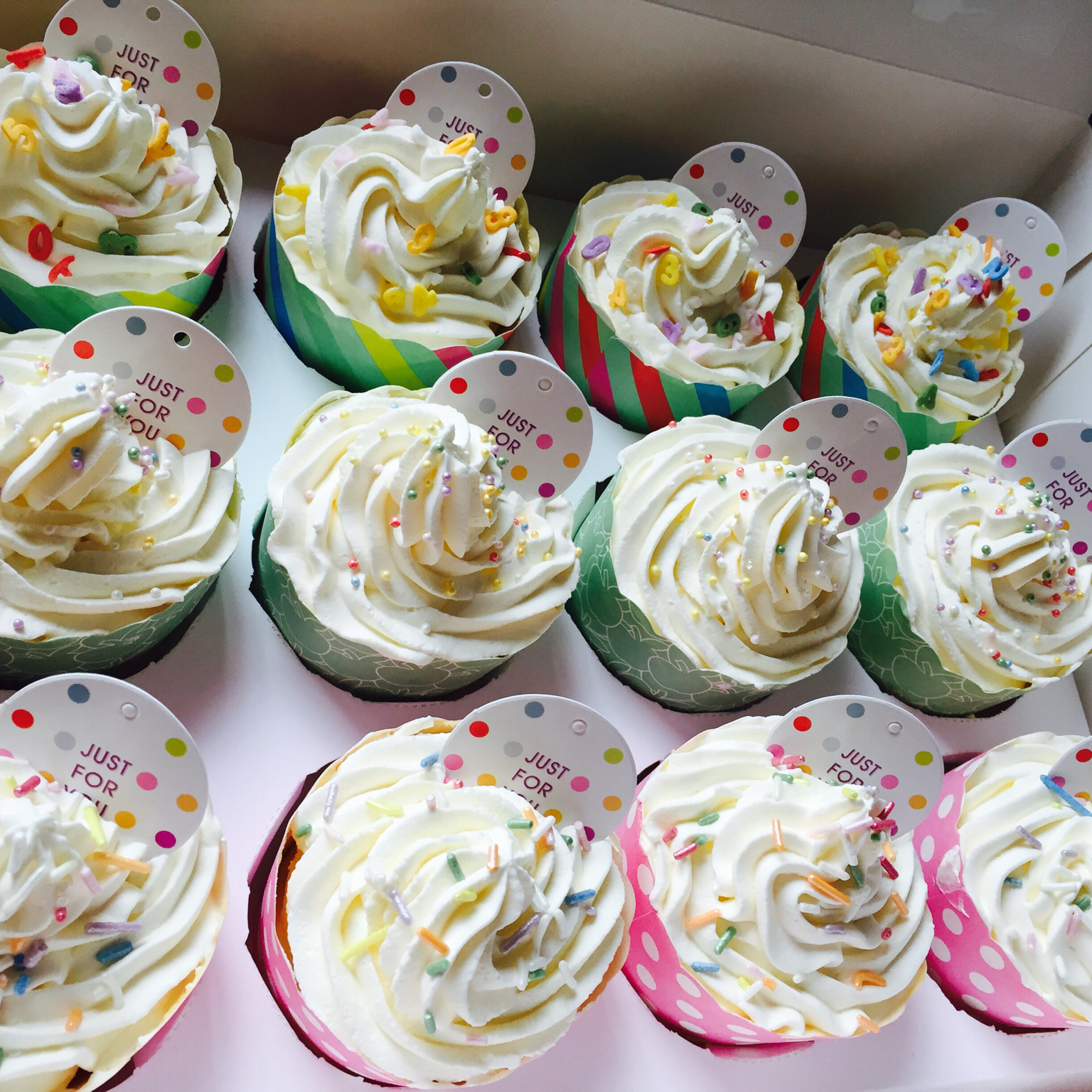 不回缩不凹底的戚风纸杯蛋糕～