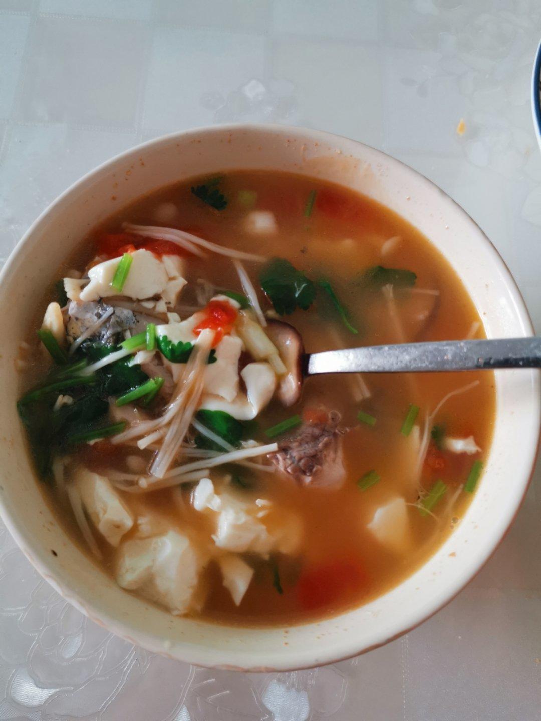 营养丰富的番茄鱼汤(只用加点盐 鲜掉眉毛)