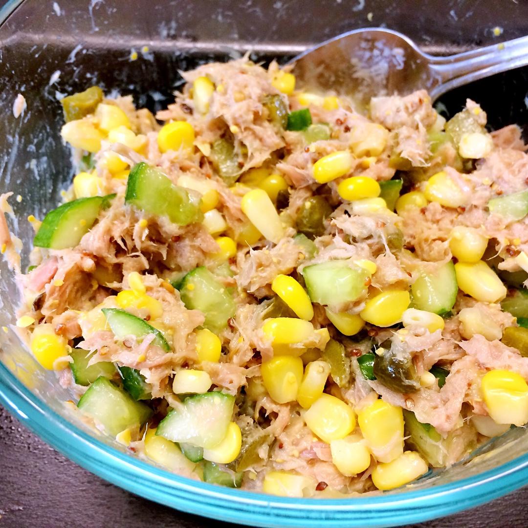 金枪鱼玉米沙拉
