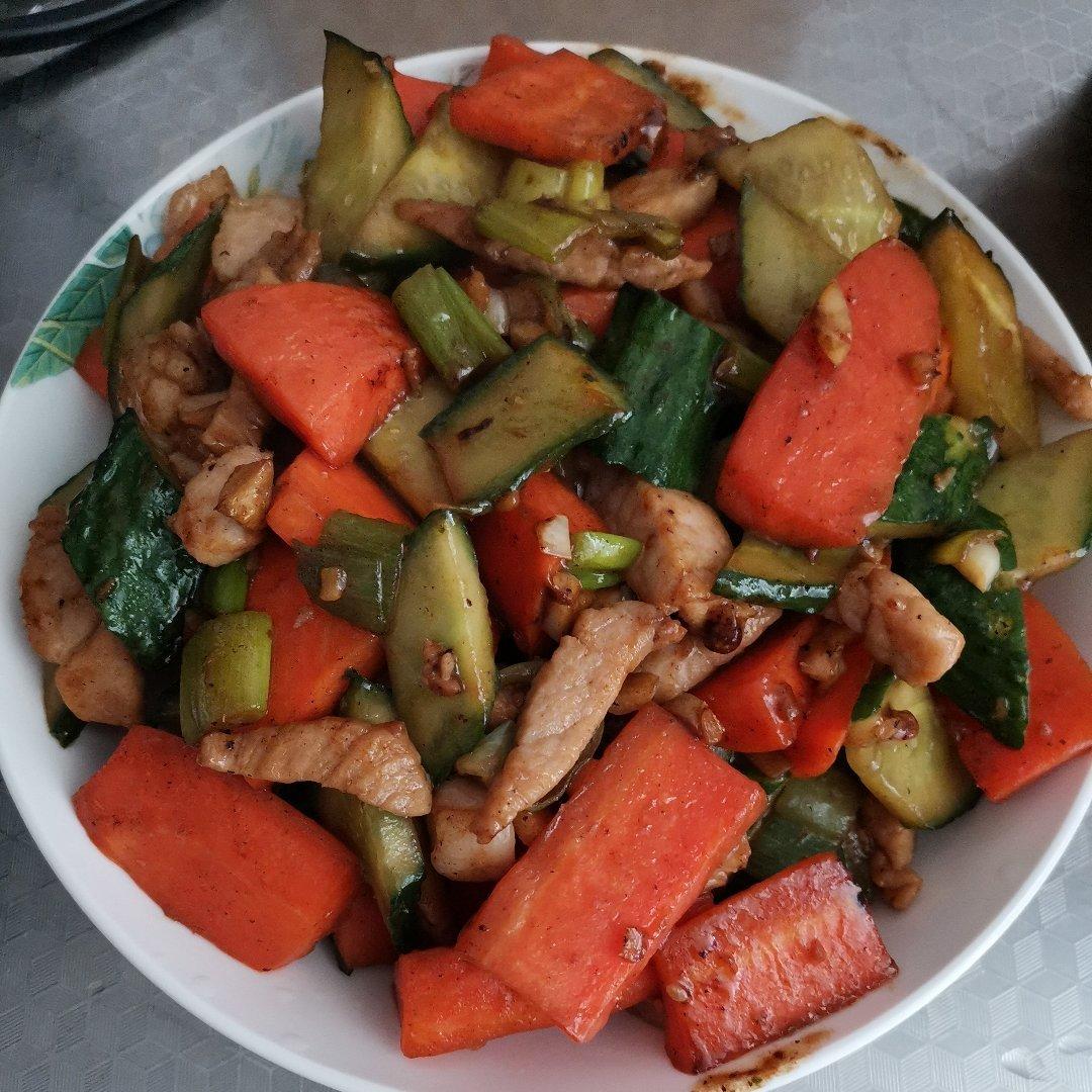 黄瓜胡萝卜炒瘦肉