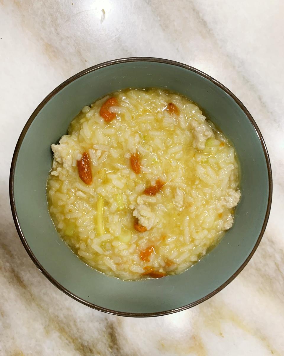 枸杞猪肝菠菜粥