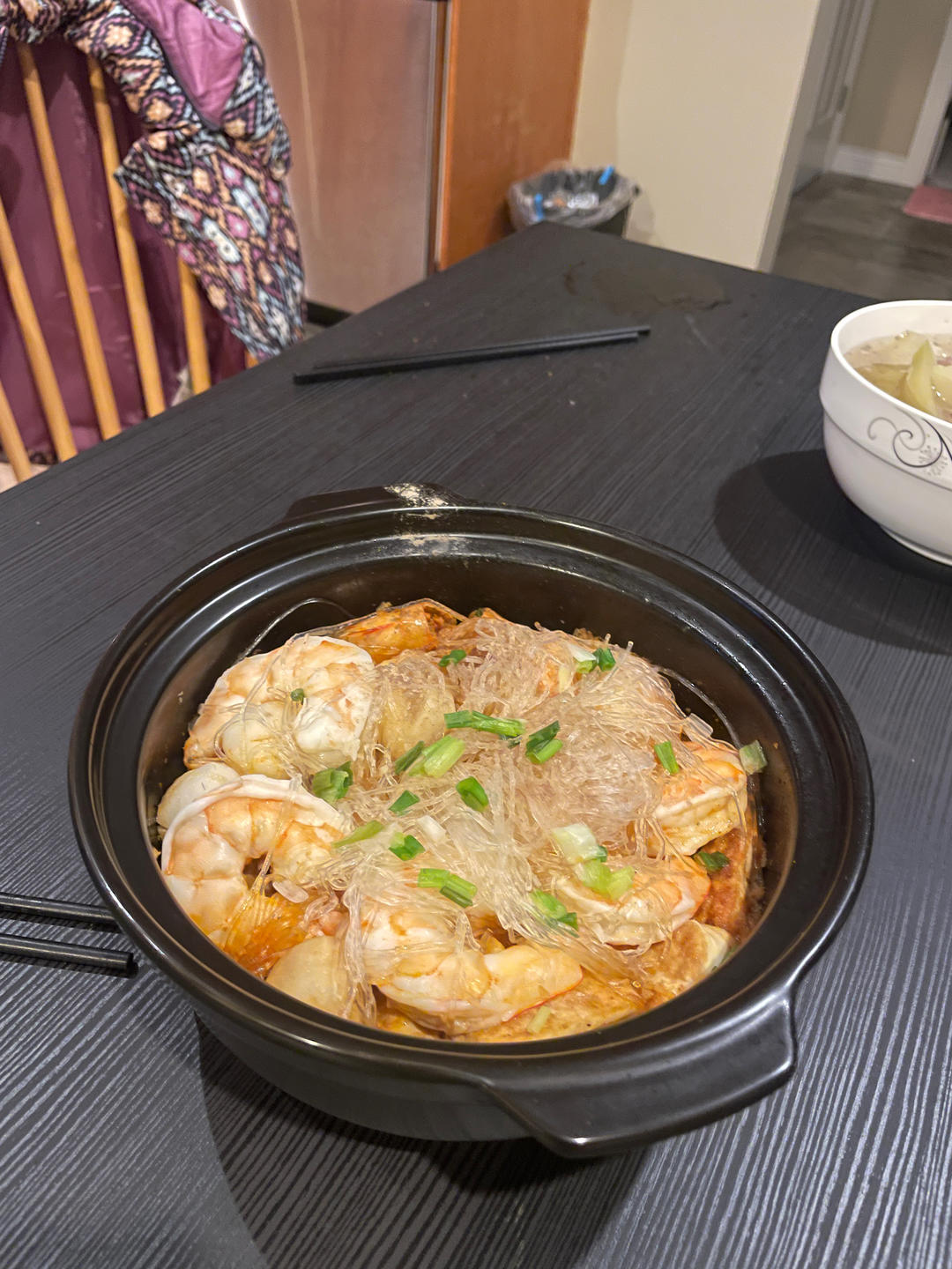 蒜香鲜虾豆腐粉丝煲