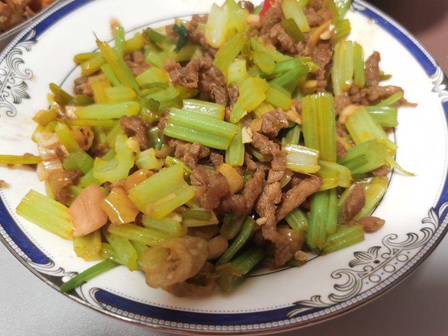 泡椒芹菜牛肉丝