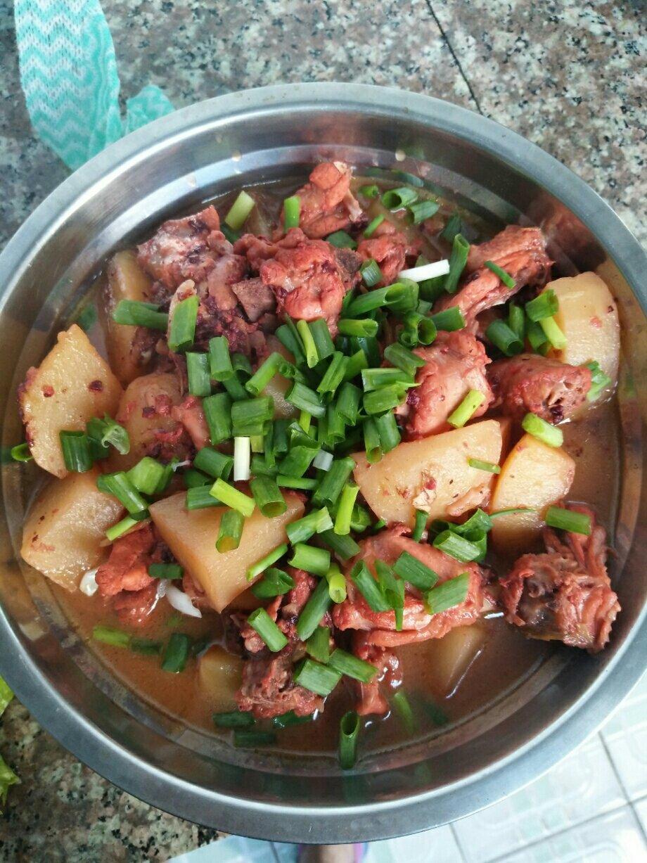 土豆炖鸡块