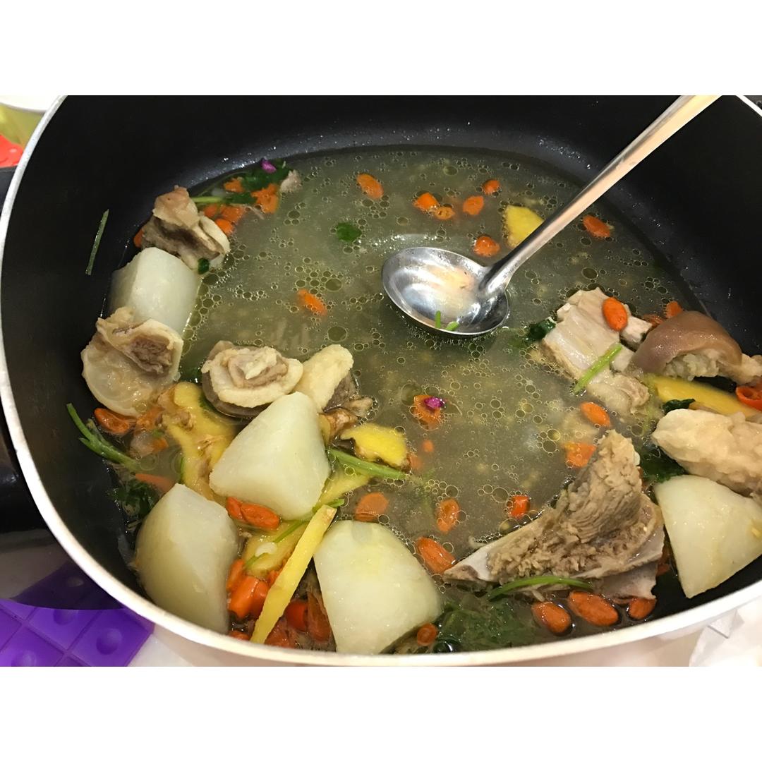 羊肉炖白萝卜