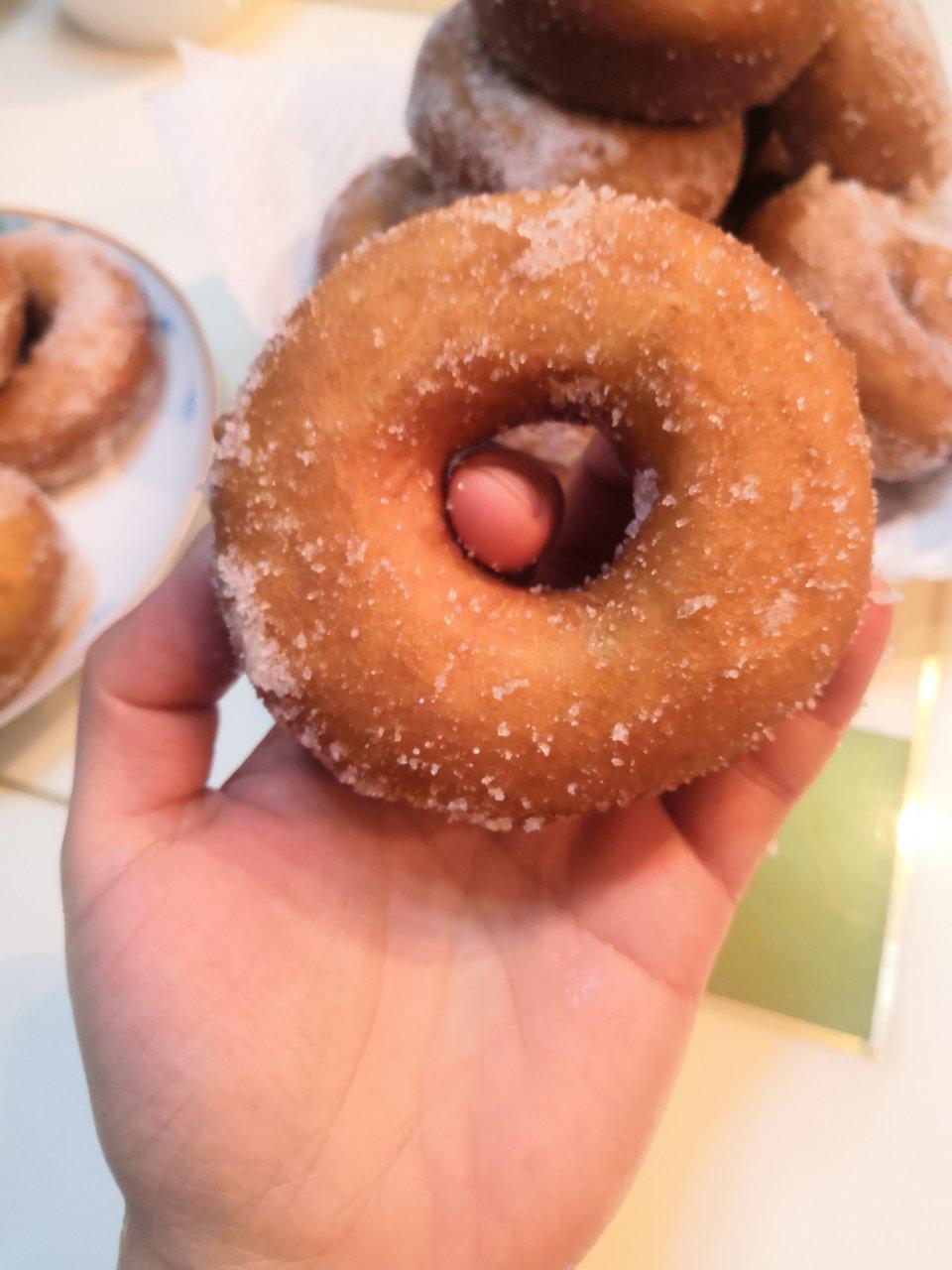 🍩超快手一小时低糖无需烤箱的甜甜圈（详细视频）