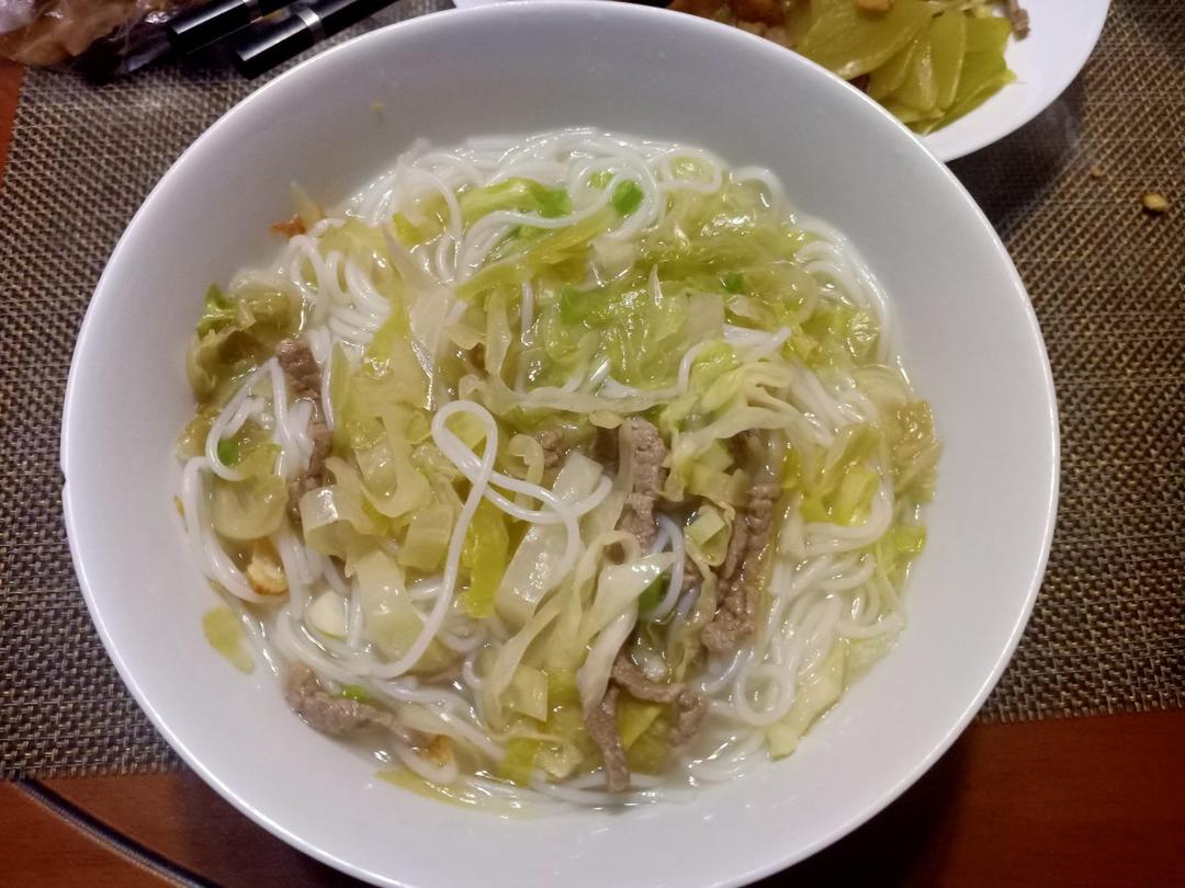 酸菜肉丝米线