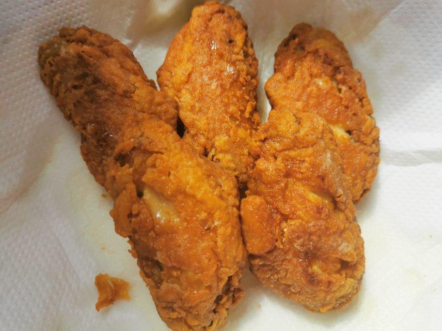 不裹面包糠的炸鸡翅