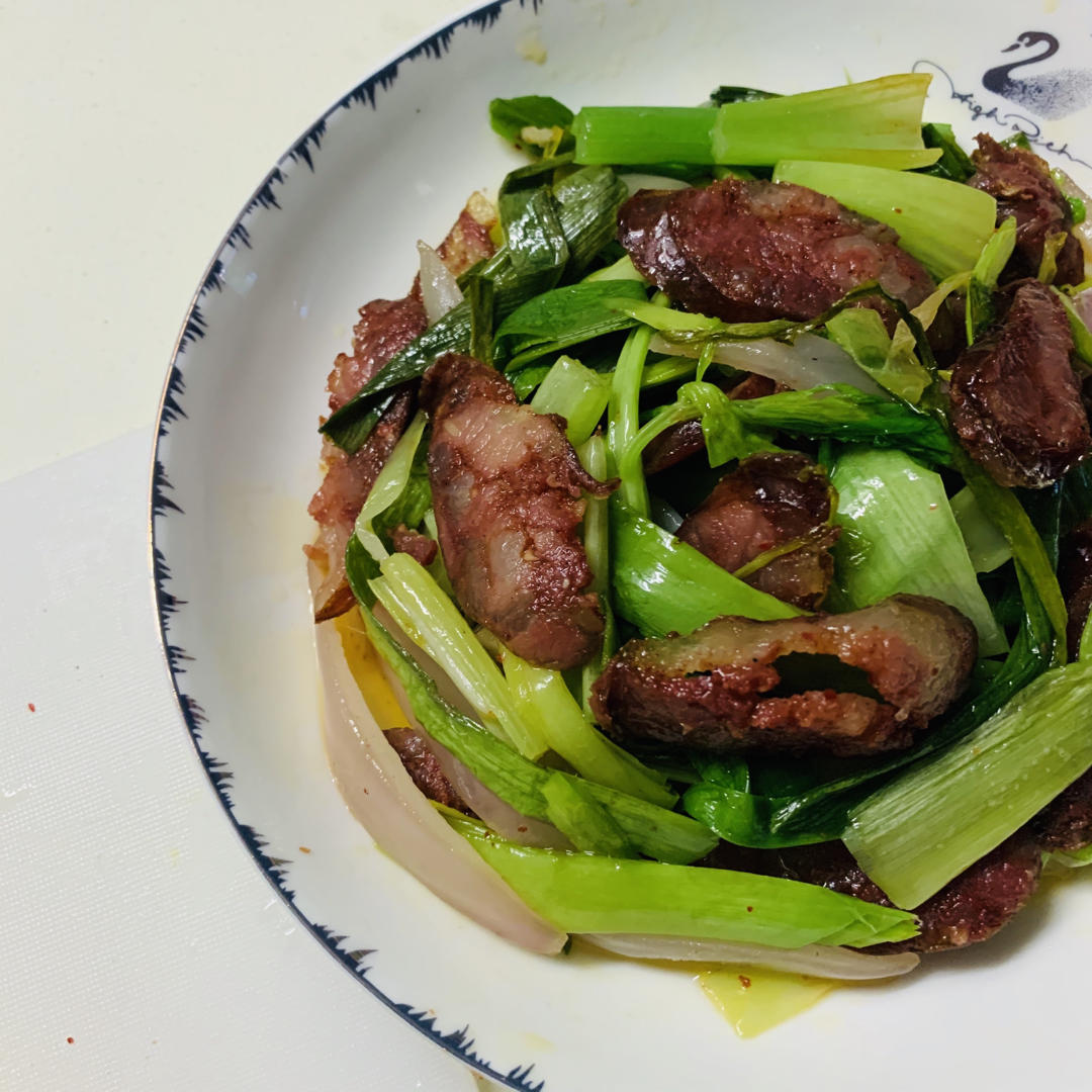 蒜苗炒香肠