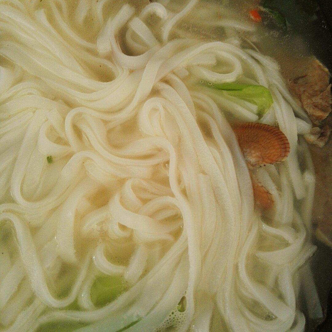蒜香炒花甲