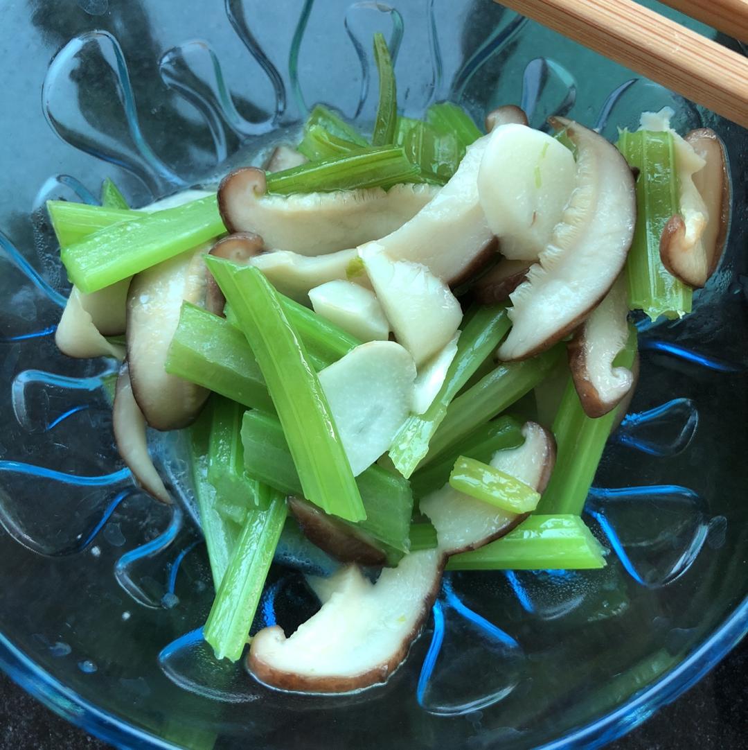 素炒香菇芹菜