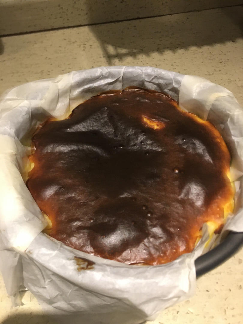 快手的网红basque cheesecake巴斯克焦芝士蛋糕
