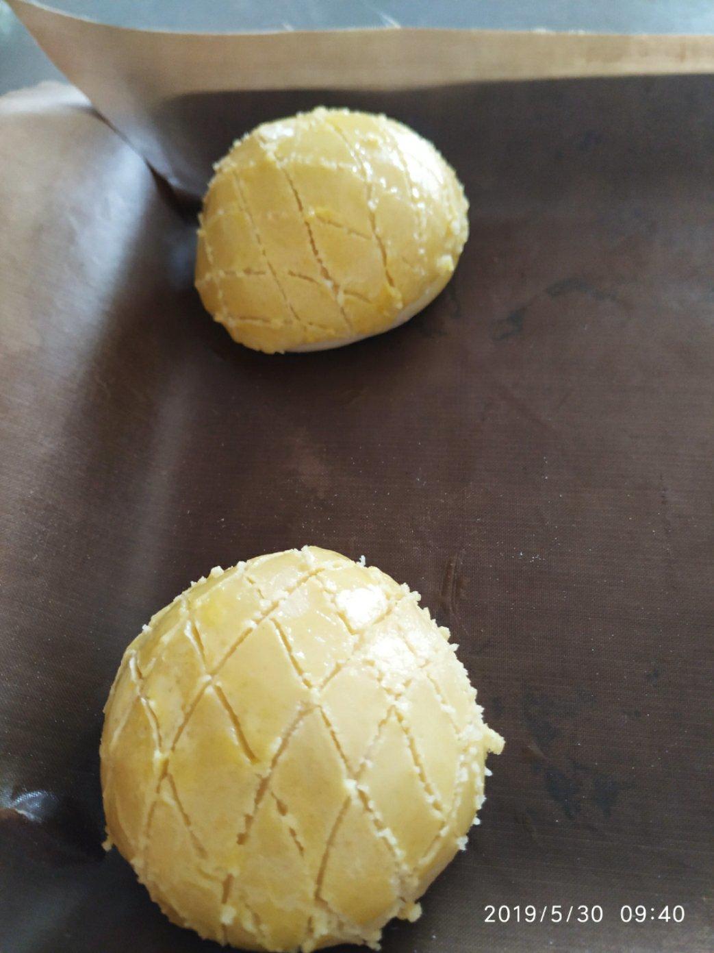 好吃到炸裂的港式菠萝包（附带制作酥皮的小视频）