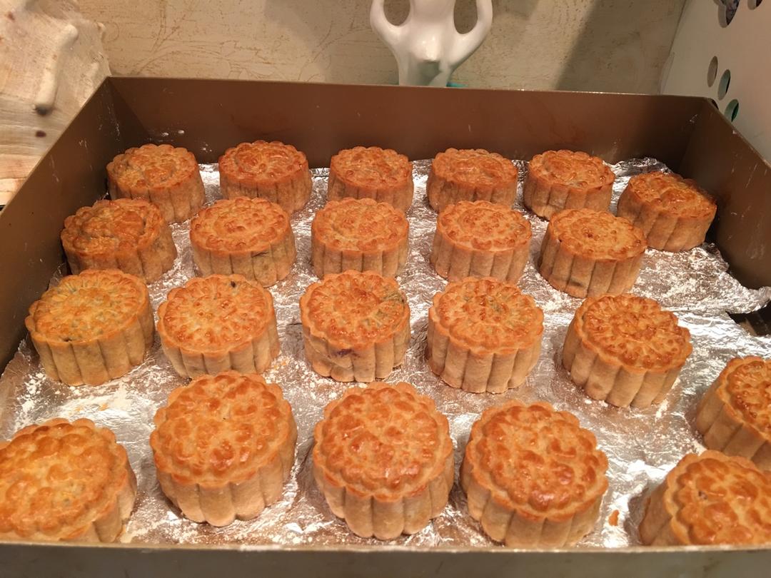 广式月饼——蛋黄莲蓉月饼