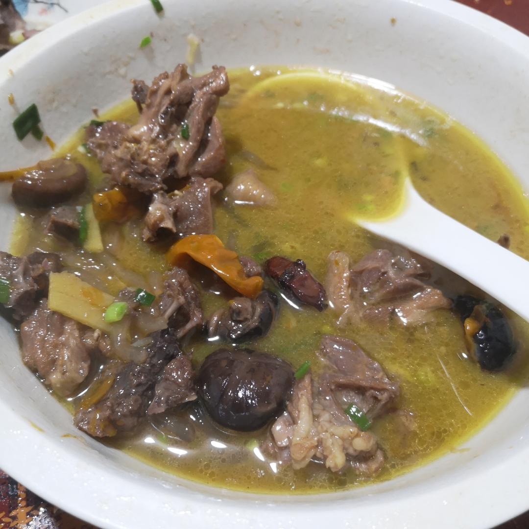 小鸡炖蘑菇(注意一步操作就香气沁人)