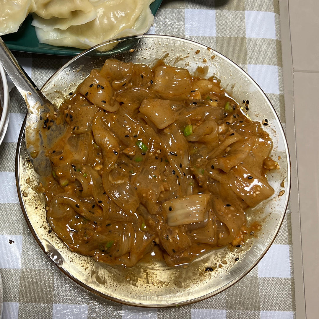 秒杀小夜市的麻酱流汁宽粉