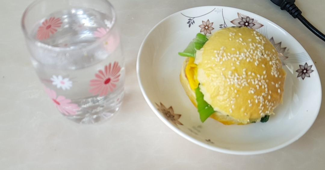 汉堡包(牛肉饼) Hamburger