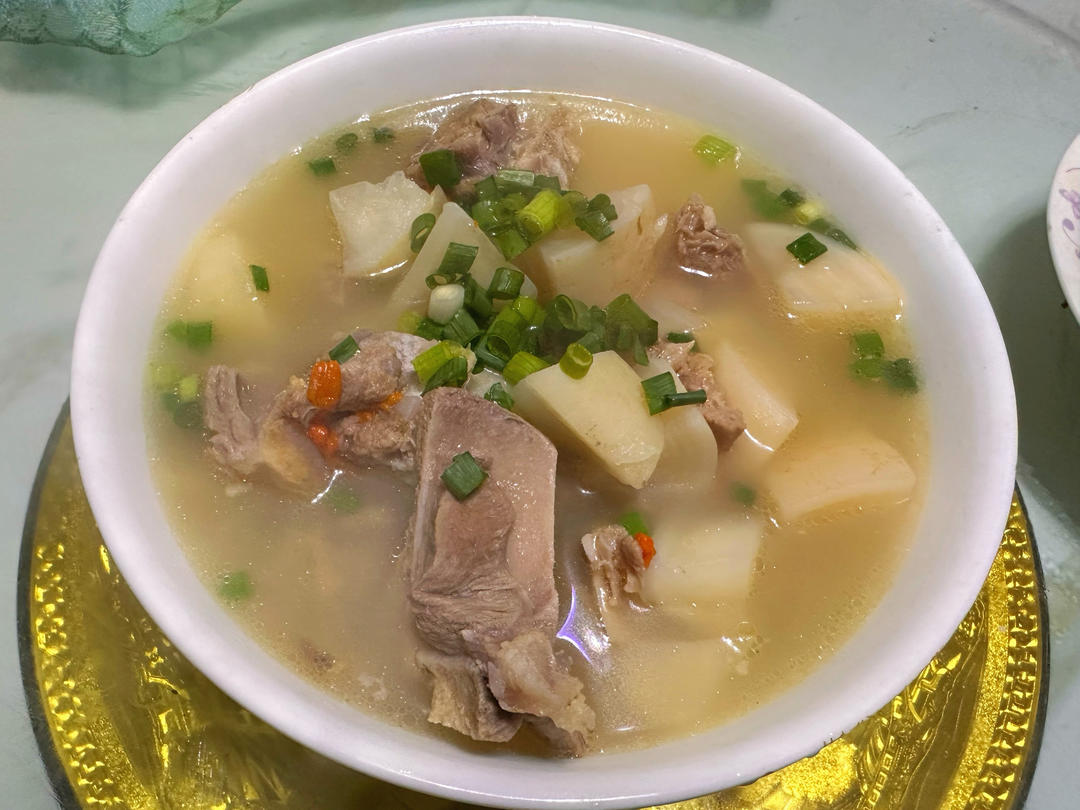 萝卜炖排骨-秋冬懒人汤