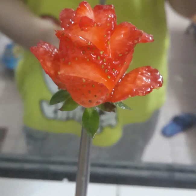 草莓玫瑰花
