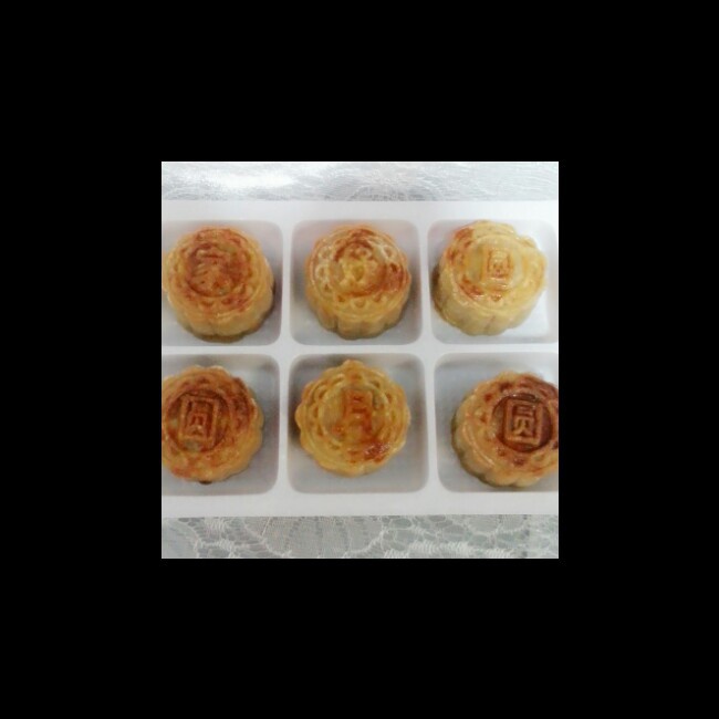 广式月饼——蛋黄莲蓉月饼