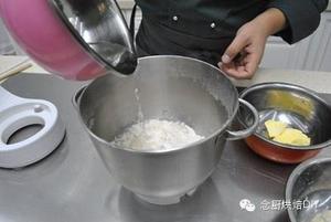 念厨烘焙DIY-神秘的水洗面团-超筋道超细软面包㊙的做法 步骤11
